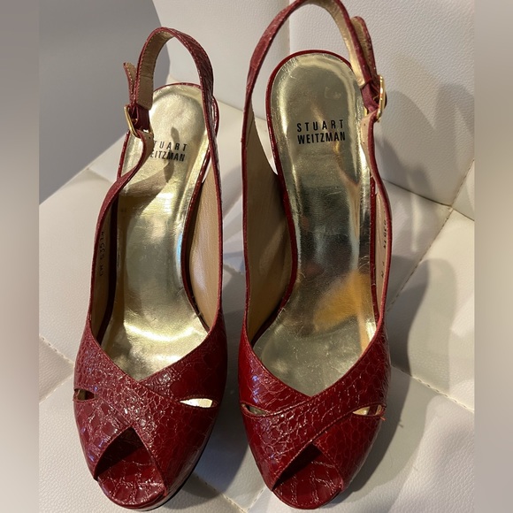 Stuart Weitzman Dark Red Platform Peep Toe Heel Size 7 - Picture 2 of 2
